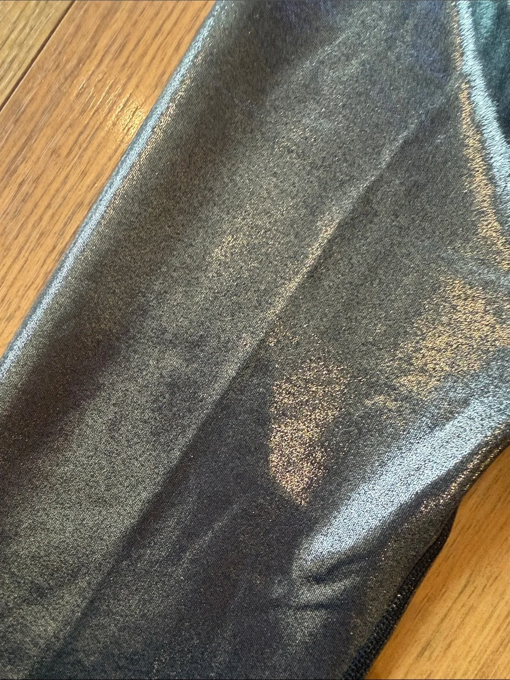 Nike Women’s Shiny Black Metallic leggings size m nwt